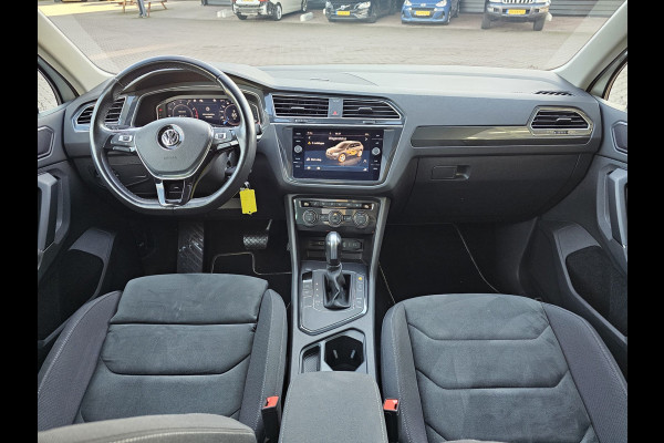 Volkswagen Tiguan 1.5 TSI ACT Comfortline | Automaat | LED | Pano | Stoelverwarming | ACC | App-connect | Lane Assist | Light Assist | Navi | Ambiente |
