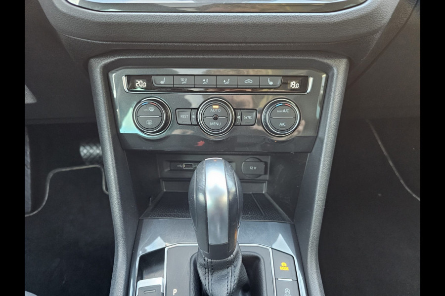 Volkswagen Tiguan 1.5 TSI ACT Comfortline | Automaat | LED | Pano | Stoelverwarming | ACC | App-connect | Lane Assist | Light Assist | Navi | Ambiente |