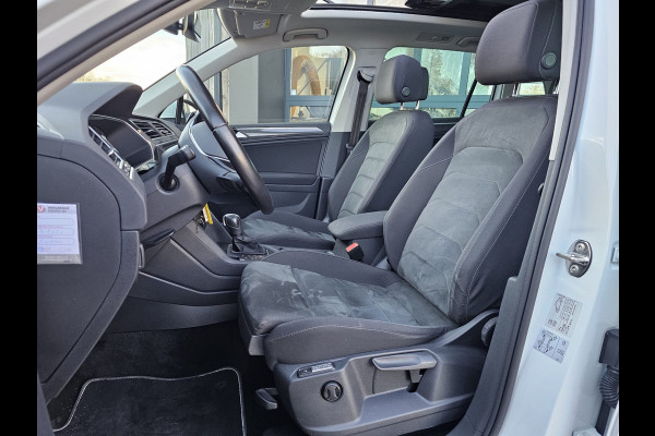 Volkswagen Tiguan 1.5 TSI ACT Comfortline | Automaat | LED | Pano | Stoelverwarming | ACC | App-connect | Lane Assist | Light Assist | Navi | Ambiente |