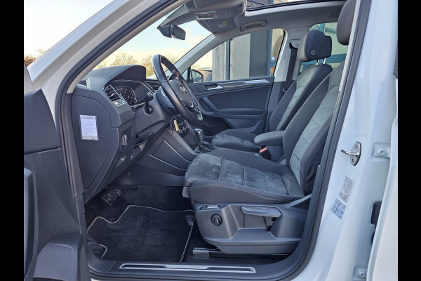 Volkswagen Tiguan 1.5 TSI ACT Comfortline | Automaat | LED | Pano | Stoelverwarming | ACC | App-connect | Lane Assist | Light Assist | Navi | Ambiente |