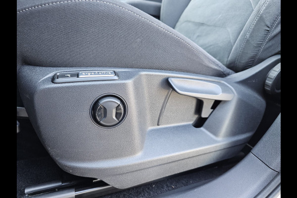 Volkswagen Tiguan 1.5 TSI ACT Comfortline | Automaat | LED | Pano | Stoelverwarming | ACC | App-connect | Lane Assist | Light Assist | Navi | Ambiente |