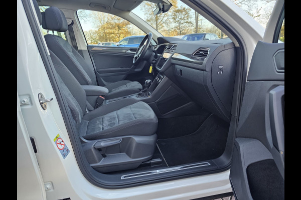 Volkswagen Tiguan 1.5 TSI ACT Comfortline | Automaat | LED | Pano | Stoelverwarming | ACC | App-connect | Lane Assist | Light Assist | Navi | Ambiente |