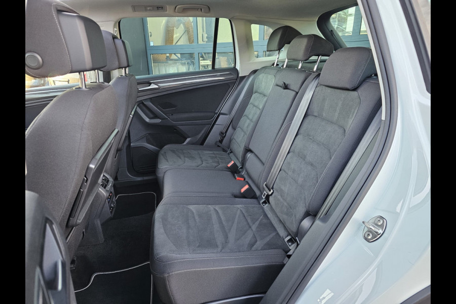 Volkswagen Tiguan 1.5 TSI ACT Comfortline | Automaat | LED | Pano | Stoelverwarming | ACC | App-connect | Lane Assist | Light Assist | Navi | Ambiente |