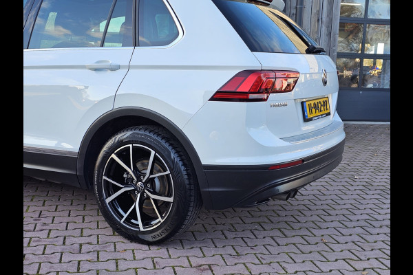 Volkswagen Tiguan 1.5 TSI ACT Comfortline | Automaat | LED | Pano | Stoelverwarming | ACC | App-connect | Lane Assist | Light Assist | Navi | Ambiente |