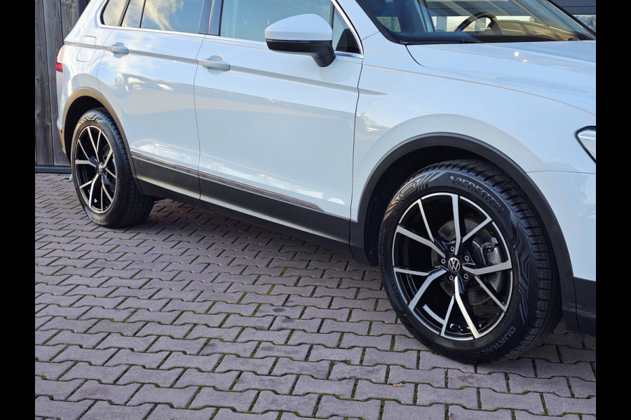 Volkswagen Tiguan 1.5 TSI ACT Comfortline | Automaat | LED | Pano | Stoelverwarming | ACC | App-connect | Lane Assist | Light Assist | Navi | Ambiente |