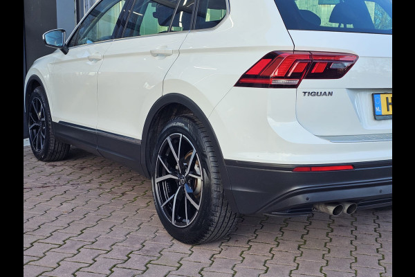 Volkswagen Tiguan 1.5 TSI ACT Comfortline | Automaat | LED | Pano | Stoelverwarming | ACC | App-connect | Lane Assist | Light Assist | Navi | Ambiente |
