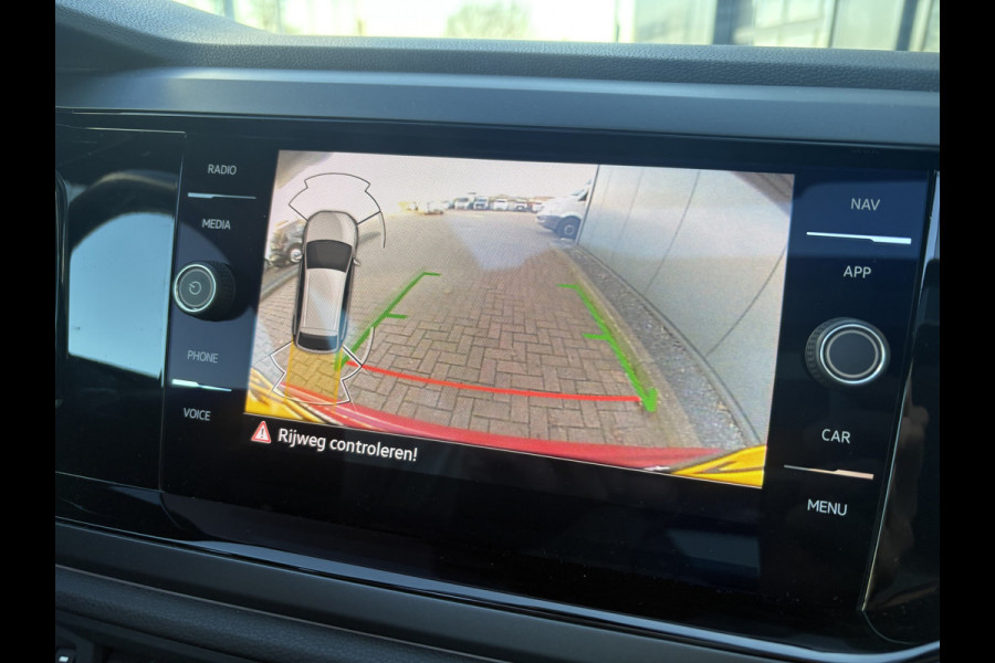 Volkswagen Taigo 1.0 TSi DSG R-Line Business SCHUIFDAK/KEYLESS/CAMERA/18INCH/DODEHOEK/ADAPT.CRUISE