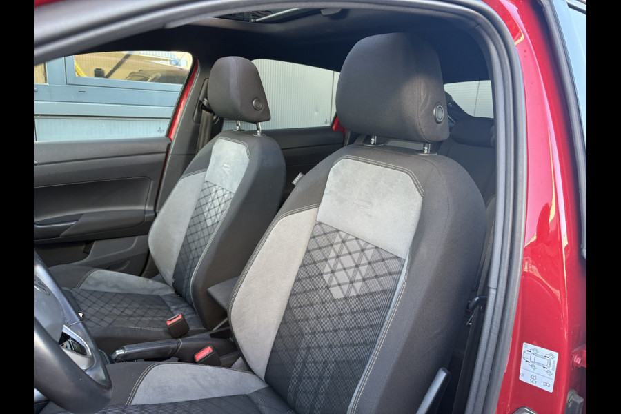 Volkswagen Taigo 1.0 TSi DSG R-Line Business SCHUIFDAK/KEYLESS/CAMERA/18INCH/DODEHOEK/ADAPT.CRUISE