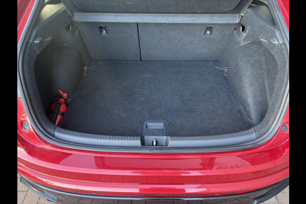 Volkswagen Taigo 1.0 TSi DSG R-Line Business SCHUIFDAK/KEYLESS/CAMERA/18INCH/DODEHOEK/ADAPT.CRUISE