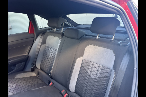 Volkswagen Taigo 1.0 TSi DSG R-Line Business SCHUIFDAK/KEYLESS/CAMERA/18INCH/DODEHOEK/ADAPT.CRUISE