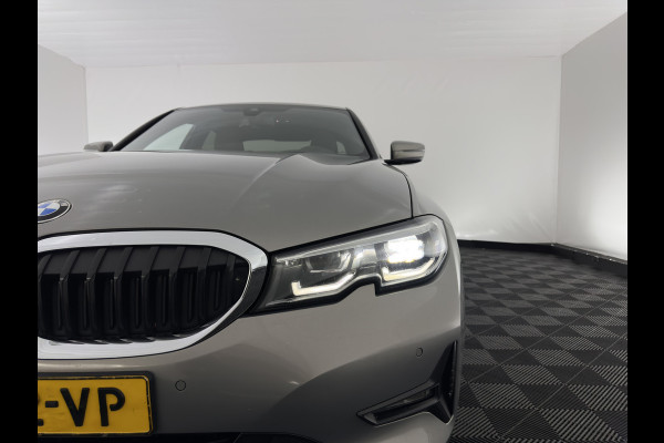 BMW 3-serie 320d Sport-Line High Executive Edition (INCL-BTW) *LUXURY-LEATHER | FULL-LED | DIGI-COCKPIT | HEATED-SPORTSEATS | HIFI-SOUND | NAVI-FULLMAP | KEYLESS | CAMERA | PRIVACY-GLASS | SHIFT-PADDLES | DAB+ | AMBIENT-LIGHT | ECC | CARPLAY