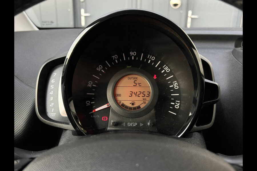 Citroën C1 1.0 VTi Feel | Fietsendragersteun | All season banden | Prijs is rijklaar