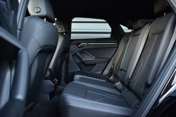 Audi Q3 Sportback 45 TFSI e S Line | 360 Camera | Lederen Bekleding | Black Optic | Sfeerverlichting | 3X S-Line | Stoelverwarming |