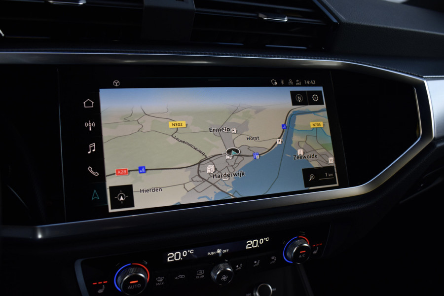 Audi Q3 Sportback 45 TFSI e S Line | 360 Camera | Lederen Bekleding | Black Optic | Sfeerverlichting | 3X S-Line | Stoelverwarming |