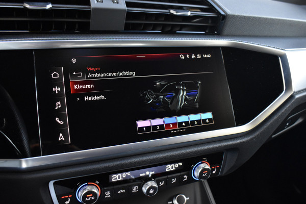 Audi Q3 Sportback 45 TFSI e S Line | 360 Camera | Lederen Bekleding | Black Optic | Sfeerverlichting | 3X S-Line | Stoelverwarming |