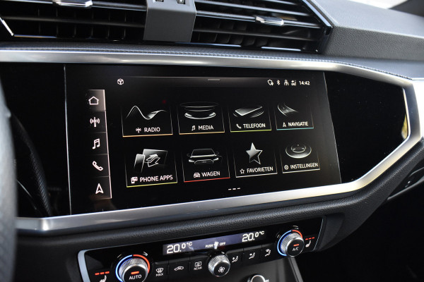 Audi Q3 Sportback 45 TFSI e S Line | 360 Camera | Lederen Bekleding | Black Optic | Sfeerverlichting | 3X S-Line | Stoelverwarming |