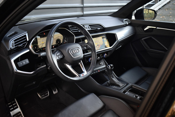Audi Q3 Sportback 45 TFSI e S Line | 360 Camera | Lederen Bekleding | Black Optic | Sfeerverlichting | 3X S-Line | Stoelverwarming |