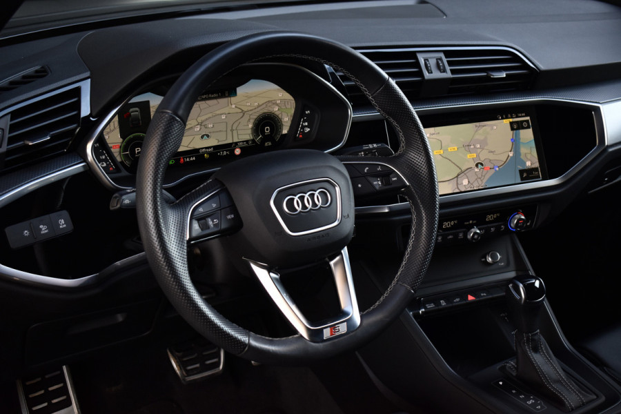 Audi Q3 Sportback 45 TFSI e S Line | 360 Camera | Lederen Bekleding | Black Optic | Sfeerverlichting | 3X S-Line | Stoelverwarming |