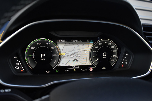 Audi Q3 Sportback 45 TFSI e S Line | 360 Camera | Lederen Bekleding | Black Optic | Sfeerverlichting | 3X S-Line | Stoelverwarming |