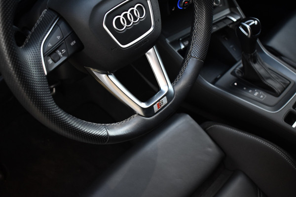 Audi Q3 Sportback 45 TFSI e S Line | 360 Camera | Lederen Bekleding | Black Optic | Sfeerverlichting | 3X S-Line | Stoelverwarming |