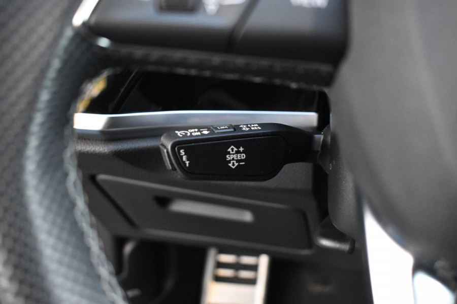 Audi Q3 Sportback 45 TFSI e S Line | 360 Camera | Lederen Bekleding | Black Optic | Sfeerverlichting | 3X S-Line | Stoelverwarming |