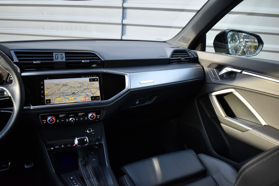 Audi Q3 Sportback 45 TFSI e S Line | 360 Camera | Lederen Bekleding | Black Optic | Sfeerverlichting | 3X S-Line | Stoelverwarming |