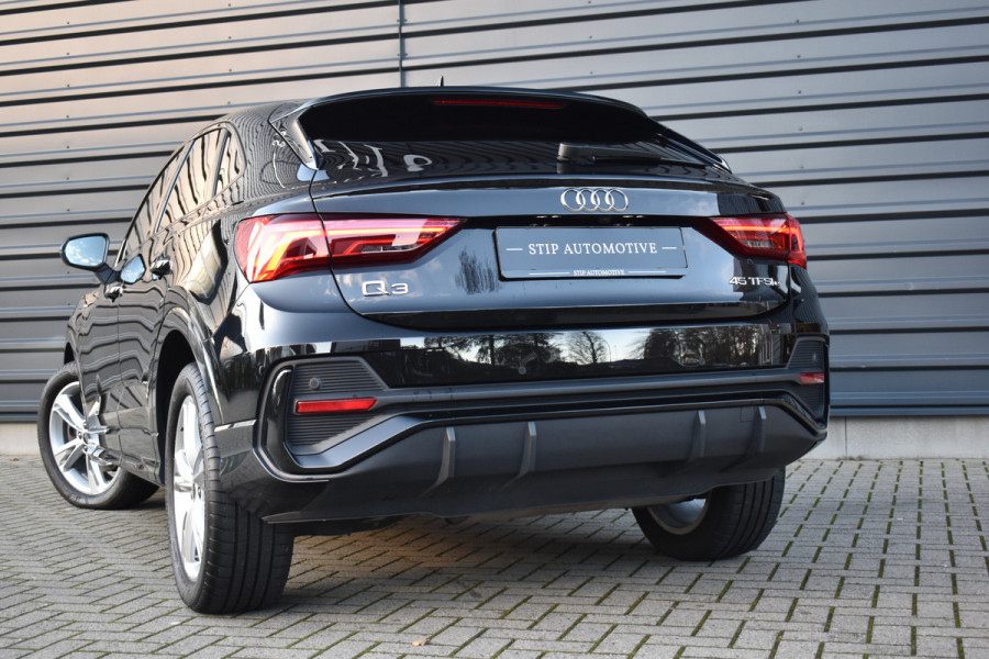 Audi Q3 Sportback 45 TFSI e S Line | 360 Camera | Lederen Bekleding | Black Optic | Sfeerverlichting | 3X S-Line | Stoelverwarming |