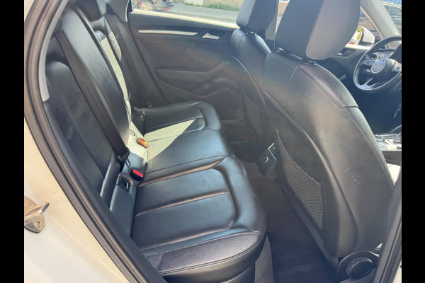 Audi A3 Sportback 30 TFSI Design Pro Line - Automaat I Leer I Navigatie I LED I PDC I 19 inch Sport velgen I Dealer onderhouden