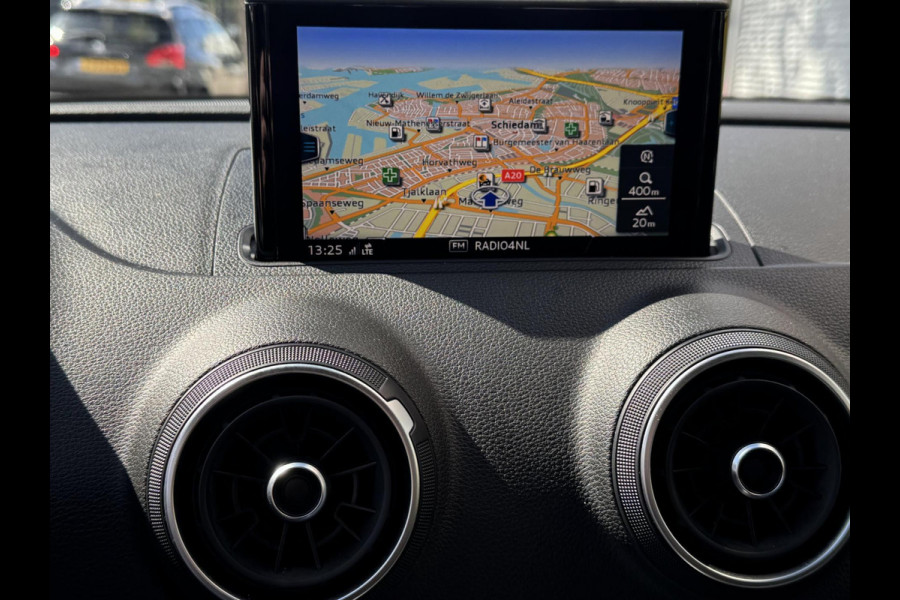 Audi A3 Sportback 30 TFSI Design Pro Line - Automaat I Leer I Navigatie I LED I PDC I 19 inch Sport velgen I Dealer onderhouden