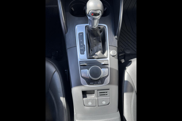 Audi A3 Sportback 30 TFSI Design Pro Line - Automaat I Leer I Navigatie I LED I PDC I 19 inch Sport velgen I Dealer onderhouden