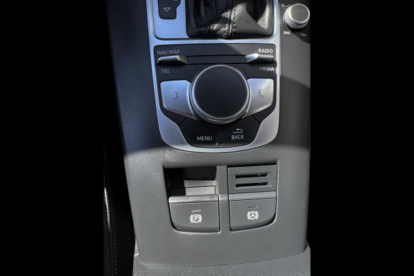 Audi A3 Sportback 30 TFSI Design Pro Line - Automaat I Leer I Navigatie I LED I PDC I 19 inch Sport velgen I Dealer onderhouden