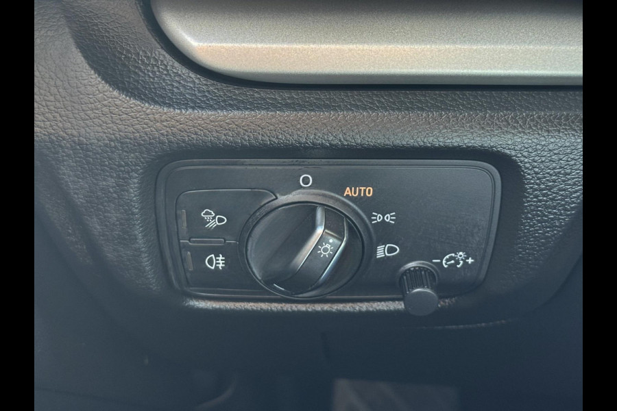 Audi A3 Sportback 30 TFSI Design Pro Line - Automaat I Leer I Navigatie I LED I PDC I 19 inch Sport velgen I Dealer onderhouden