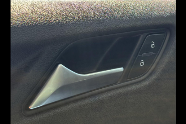 Audi A3 Sportback 30 TFSI Design Pro Line - Automaat I Leer I Navigatie I LED I PDC I 19 inch Sport velgen I Dealer onderhouden