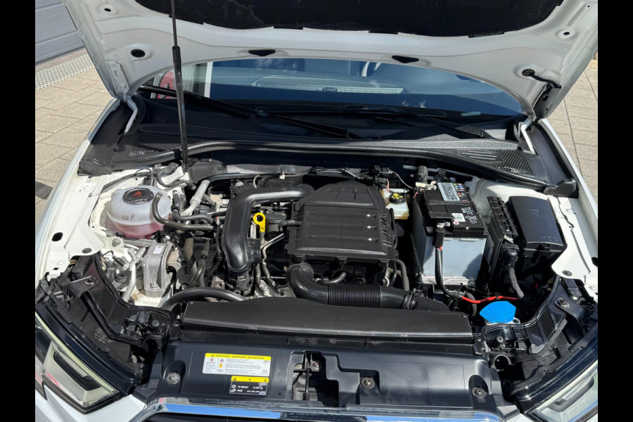 Audi A3 Sportback 30 TFSI Design Pro Line - Automaat I Leer I Navigatie I LED I PDC I 19 inch Sport velgen I Dealer onderhouden