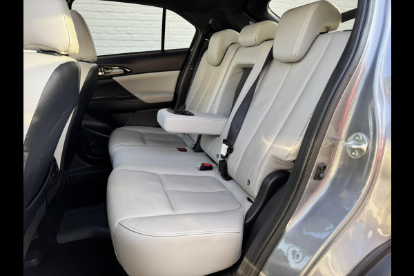 Mitsubishi Eclipse Cross 2.4 PHEV Business Executive Adaptive cruise Climate control Stuur- Stoelverwarming v/a Apple / Android