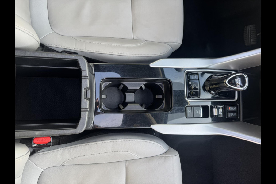 Mitsubishi Eclipse Cross 2.4 PHEV Business Executive Adaptive cruise Climate control Stuur- Stoelverwarming v/a Apple / Android