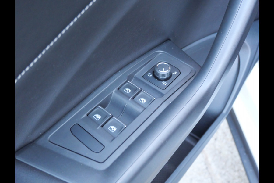 Volkswagen T-Roc Cabrio 1.5 TSI R-LINE | AUTOMAAT | FACELIFT | A.C.C. | CAMERA | IQ LED | VIRTUAL!!