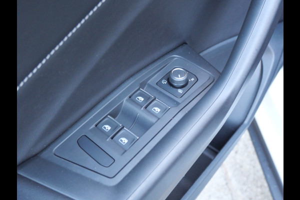 Volkswagen T-Roc Cabrio 1.5 TSI R-LINE | AUTOMAAT | FACELIFT | A.C.C. | CAMERA | IQ LED | VIRTUAL!!