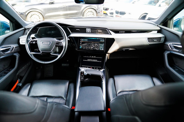 Audi e-tron E-tron 55 quattro advanced 95 kWh | Luchtvering | 360 camera