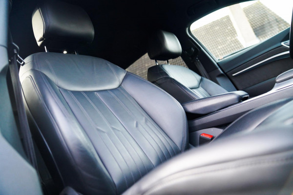 Audi e-tron E-tron 55 quattro advanced 95 kWh | Luchtvering | 360 camera