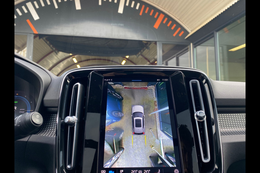 Volvo XC40 Recharge P8 AWD R-Design Panoramadak Vol Leder 92% SOH NL-Auto Rijklaarprijs!
