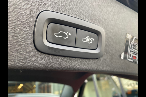 Volvo XC40 Recharge P8 AWD R-Design Panoramadak Vol Leder 92% SOH NL-Auto Rijklaarprijs!