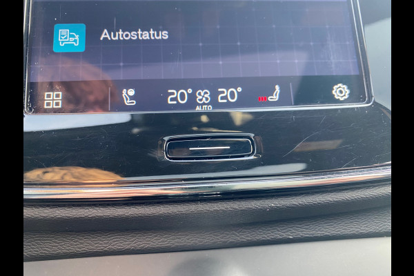 Volvo XC40 Recharge P8 AWD R-Design Panoramadak Vol Leder 92% SOH NL-Auto Rijklaarprijs!