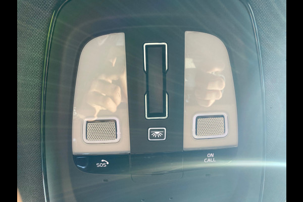 Volvo XC40 Recharge P8 AWD R-Design Panoramadak Vol Leder 92% SOH NL-Auto Rijklaarprijs!