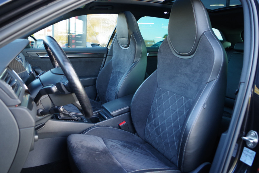 Škoda Superb Combi 1.4 TSI iV 218m PK Sportline BNS PHEV, Panoramadak, Adap. Cruise Control, Matrix-LED