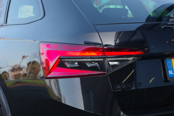 Škoda Superb Combi 1.4 TSI iV 218m PK Sportline BNS PHEV, Panoramadak, Adap. Cruise Control, Matrix-LED