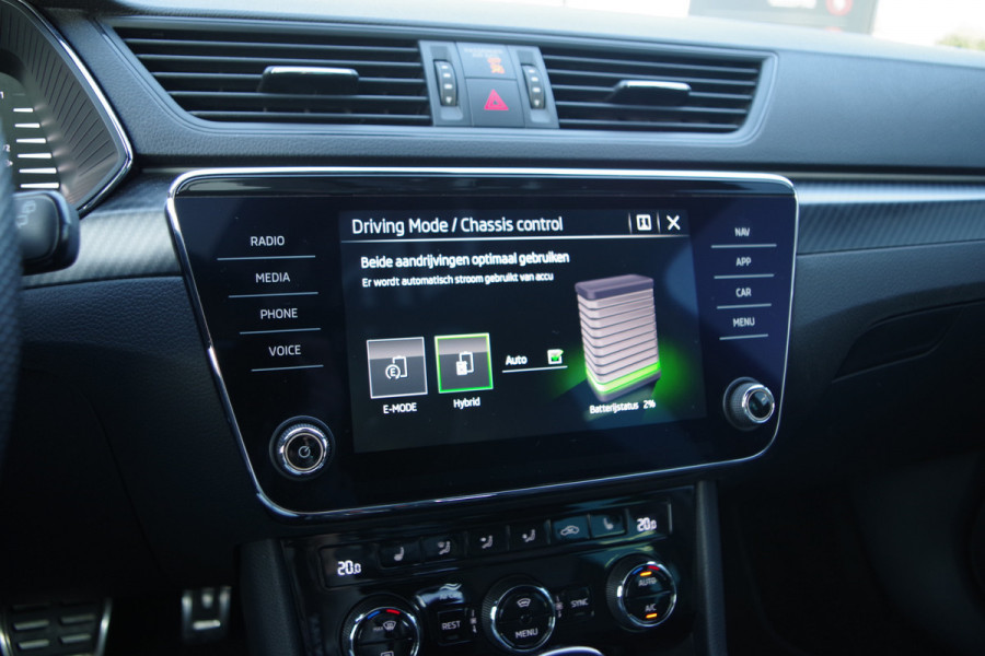 Škoda Superb Combi 1.4 TSI iV 218m PK Sportline BNS PHEV, Panoramadak, Adap. Cruise Control, Matrix-LED