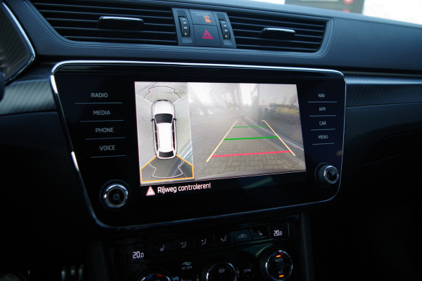 Škoda Superb Combi 1.4 TSI iV 218m PK Sportline BNS PHEV, Panoramadak, Adap. Cruise Control, Matrix-LED