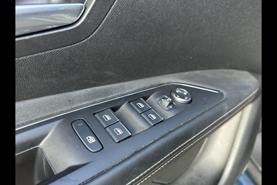 Peugeot 3008 1.6 HYbrid4 300 GT Pack Business | BLACK PACK | PANO DAK | APPLE CARPLAY / ANDROID AUTO | AFN. TREKHAAK | FOCAL AUDIO | 300 PK! | MEM. STOEL MET MASSAGE |
