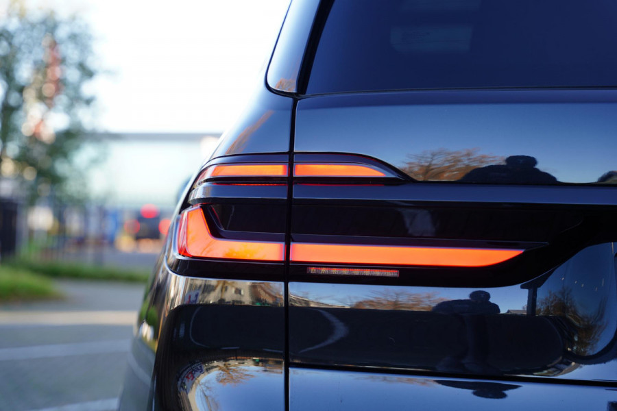 BMW X7 M60i xDrive | Trekhaak | 7 Persoons | M-Sport Pro | Sky Lounge